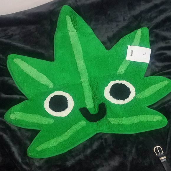 NWT Leaf Buddy Green Bath Mat. - Picture 3 of 5